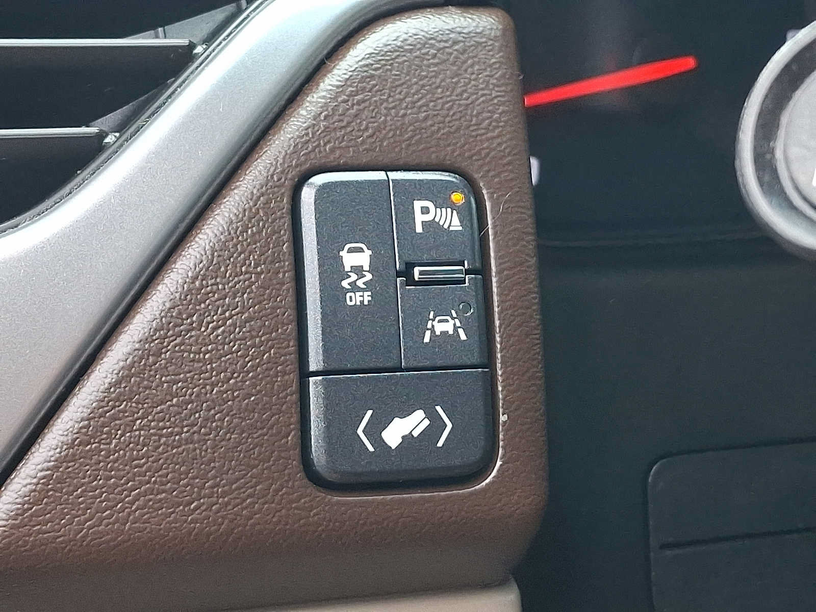 Used 2020 Chevrolet Tahoe LT AWD/4WD image 26