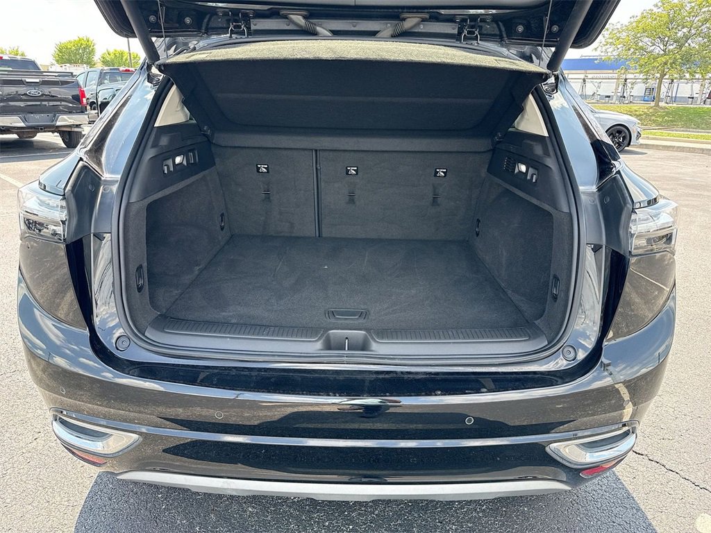 Used 2022 Buick Envision Avenir w/ Technology Package II image 24