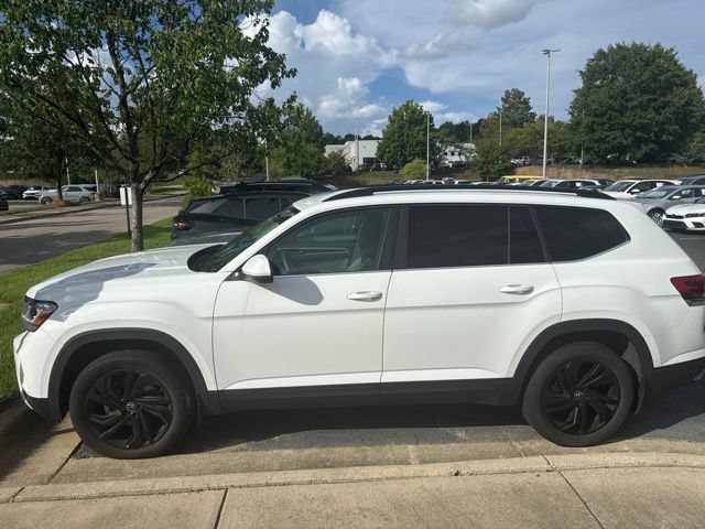 Certified 2023 Volkswagen Atlas SE w/ Black Wheel Package AWD/4WD image 13