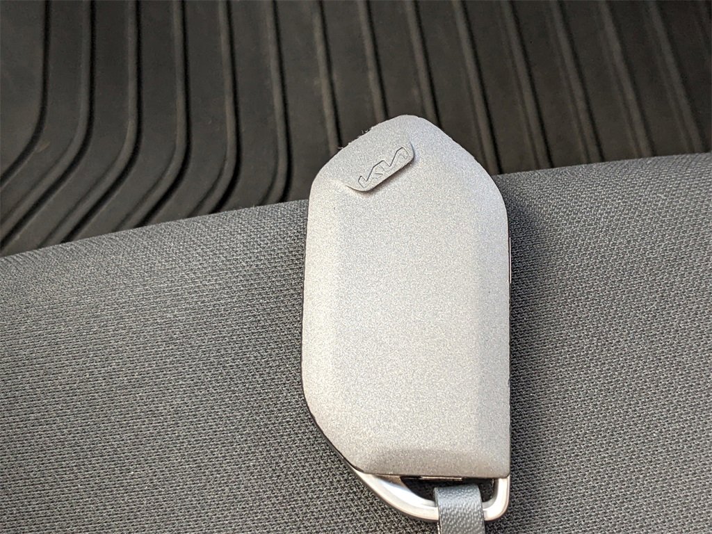 Certified 2025 Kia Sorento LX image 26