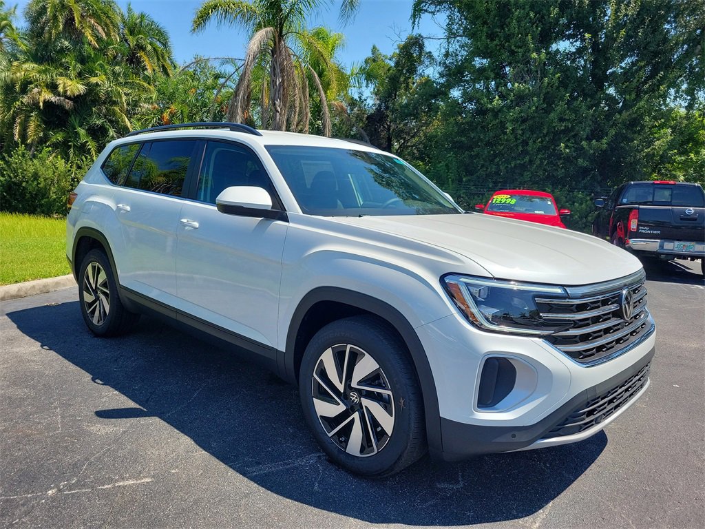 New 2026 Volkswagen Atlas SE image 2