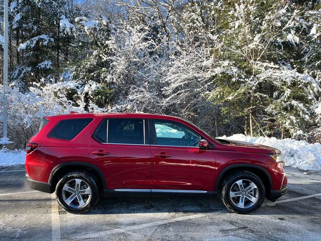 Used 2025 Honda Pilot EX-L image 6