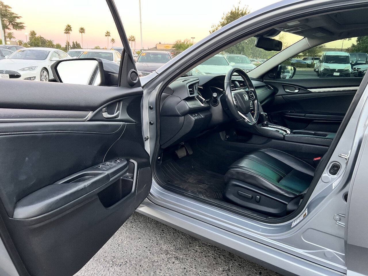 Used 2017 Honda Civic EX-L image 8