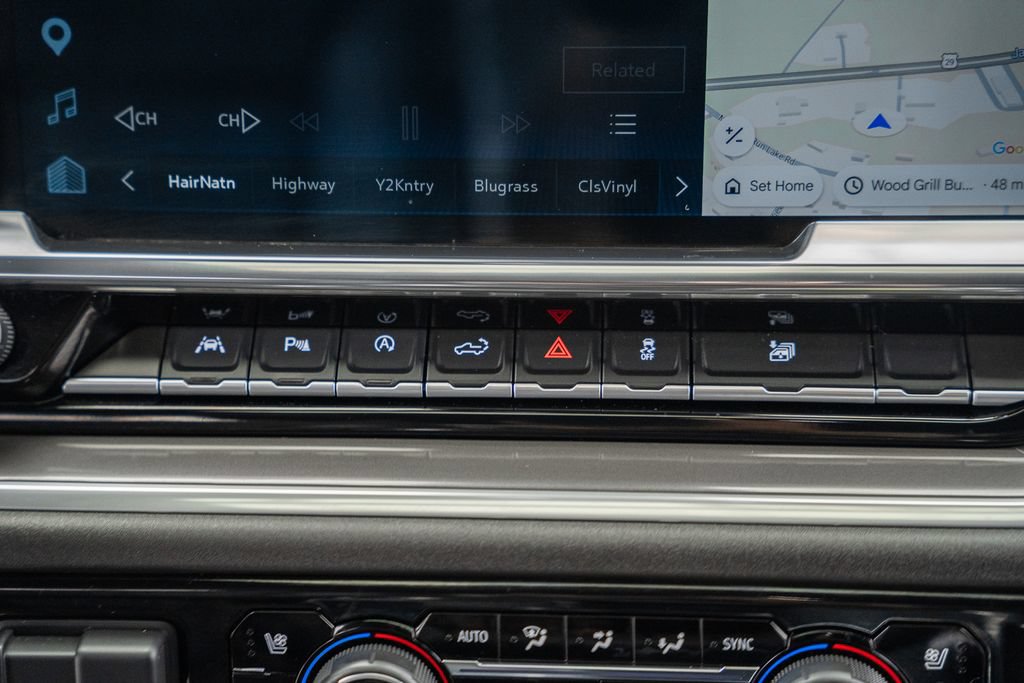 Used 2025 Chevrolet Silverado 1500 High Country AWD/4WD image 27
