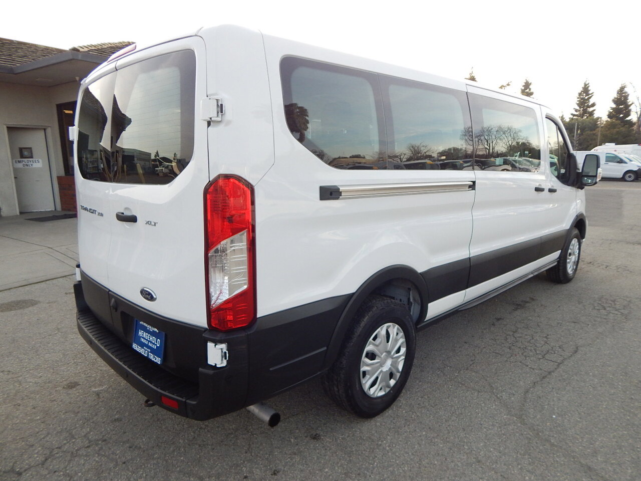 Used 2023 Ford Transit 350 XLT image 8