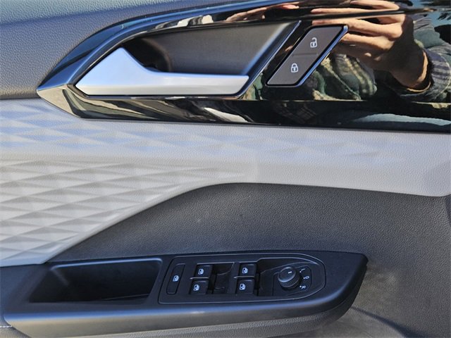 Used 2024 Volkswagen Taos S image 29