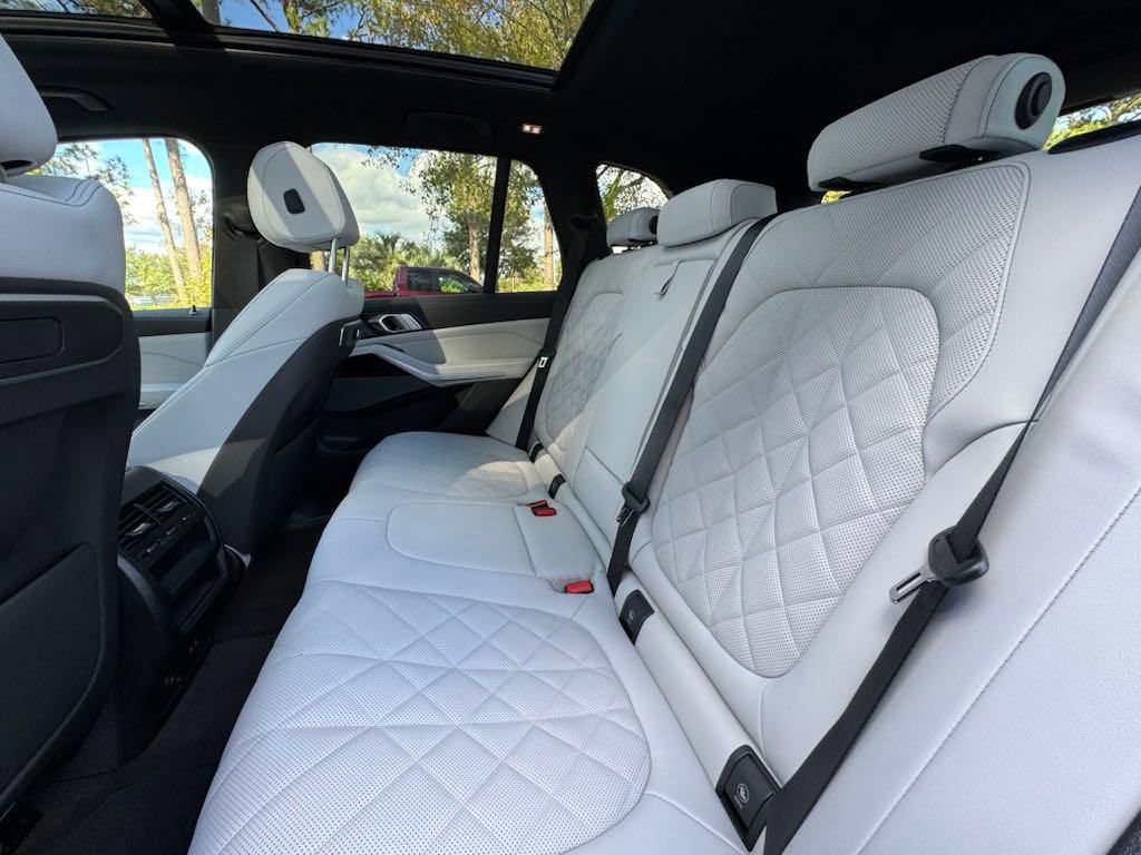 Used 2025 BMW X5 xDrive50e w/ Premium Package image 14