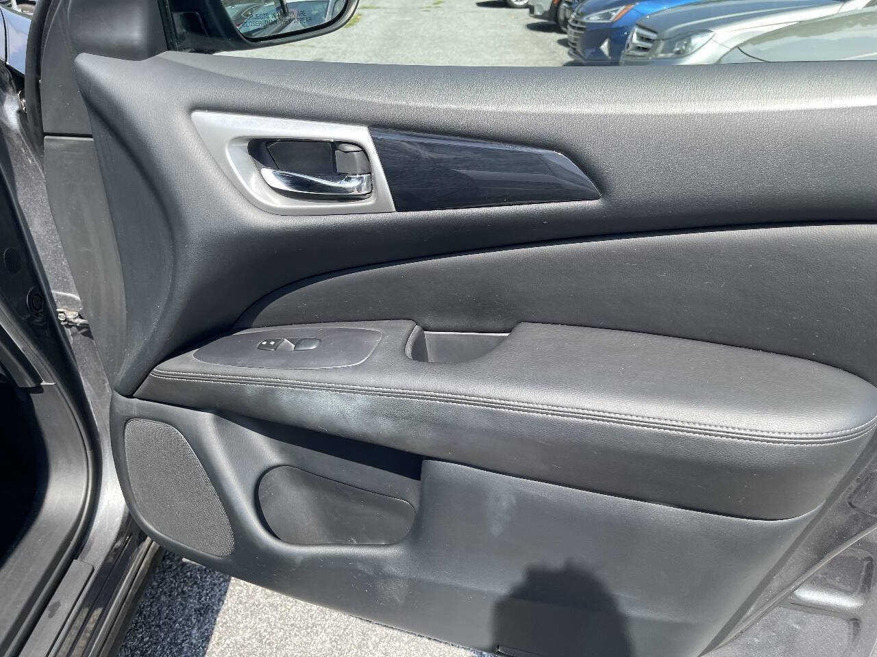 Used 2019 Nissan Pathfinder S AWD/4WD image 30