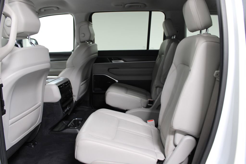 Used 2024 Jeep Wagoneer Series II image 24