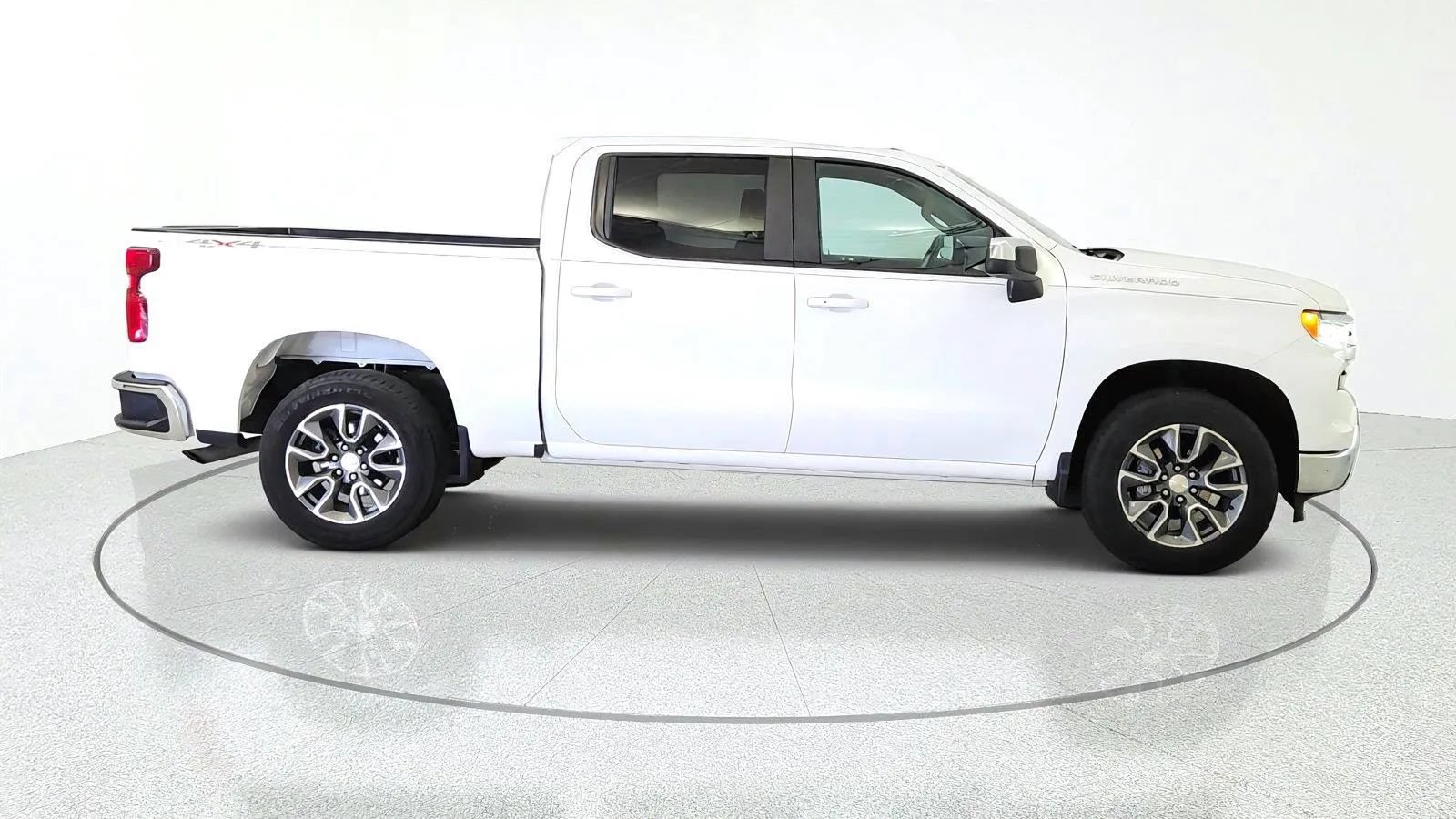Used 2023 Chevrolet Silverado 1500 LT AWD/4WD image 10