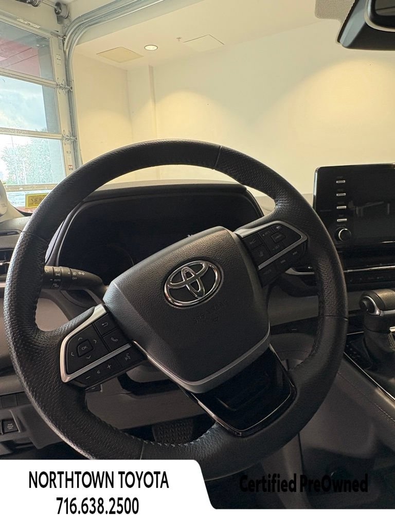 Used 2022 Toyota Sienna Limited AWD/4WD image 21