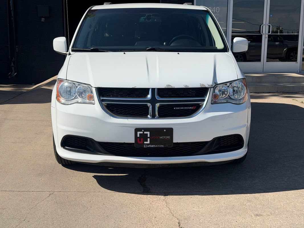 Used 2016 Dodge Grand Caravan SXT w/ UConnect Hands-Free Group FWD image 6