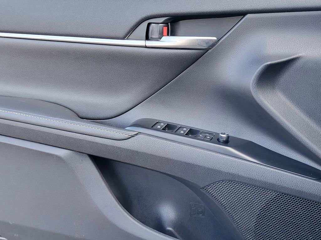 Used 2019 Toyota Camry XSE image 19