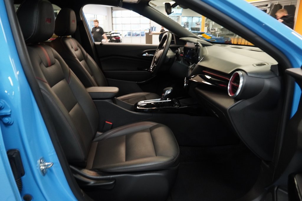 Used 2024 Chevrolet Trax RS w/ Sunroof Package image 33