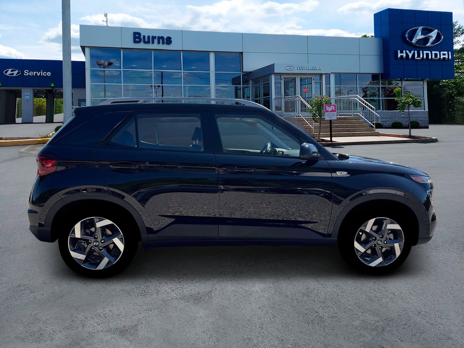 New 2026 Hyundai Venue SEL FWD image 9