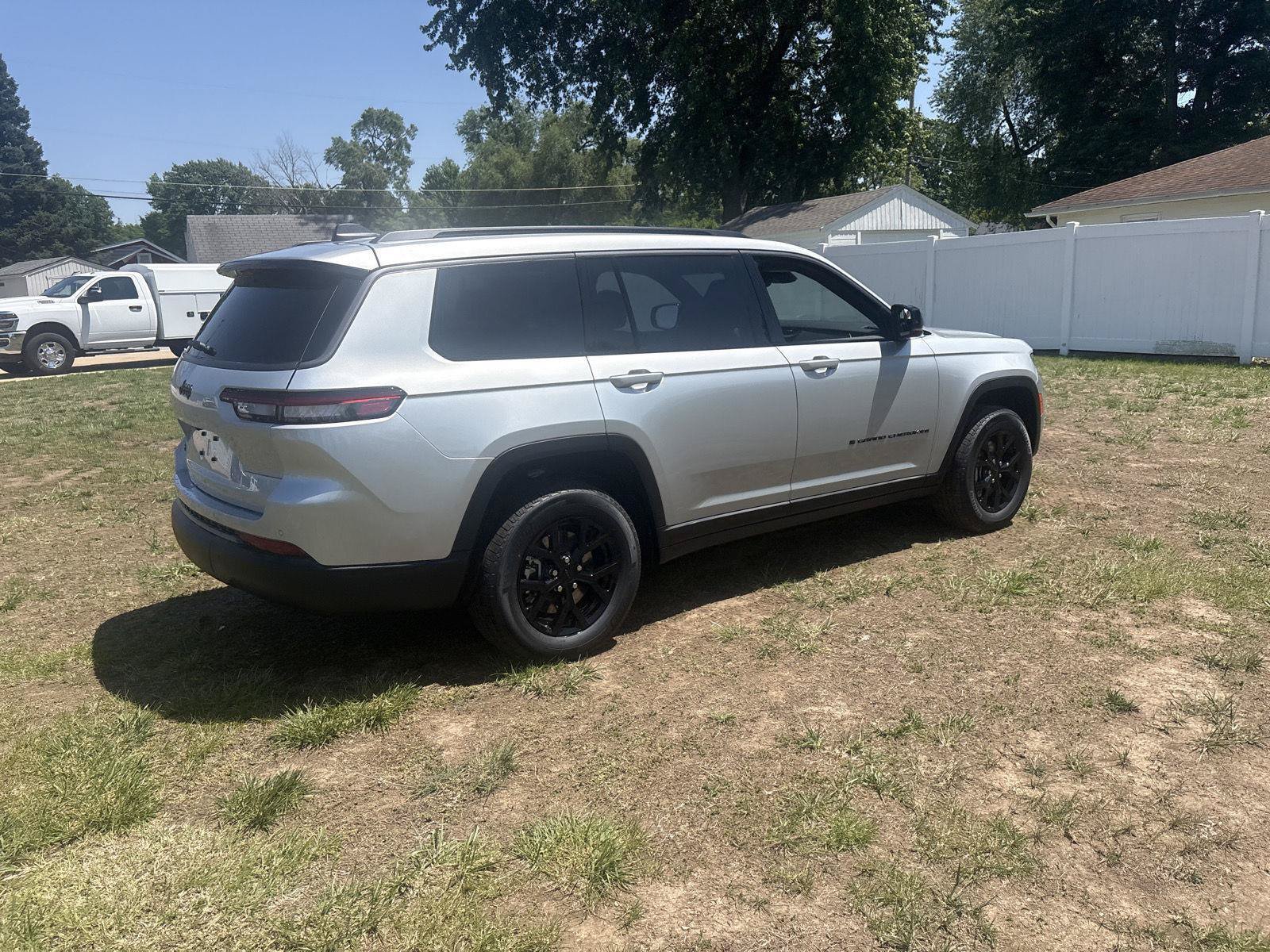 New 2026 Jeep Grand Cherokee L 4WD image 5