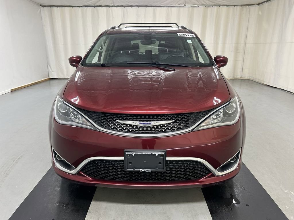 Used 2018 Chrysler Pacifica Touring-L w/ Tire & Wheel Group image 3