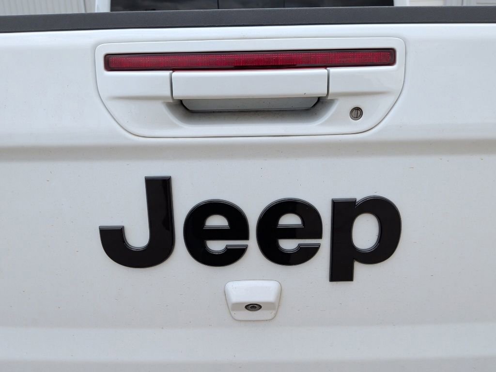Used 2021 Jeep Gladiator Overland image 11