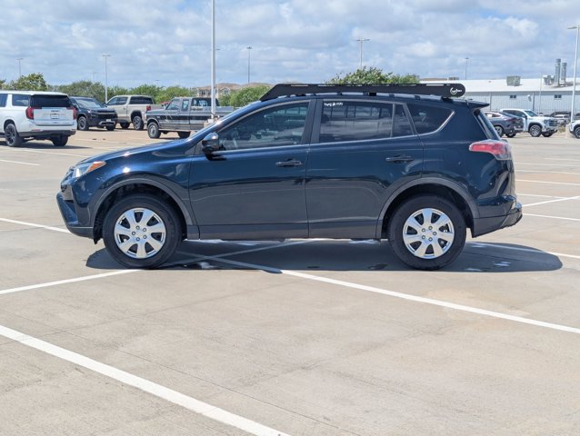 Used 2018 Toyota RAV4 LE FWD image 5