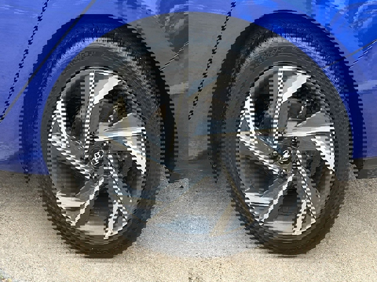 Used 2025 Hyundai Elantra SEL image 8