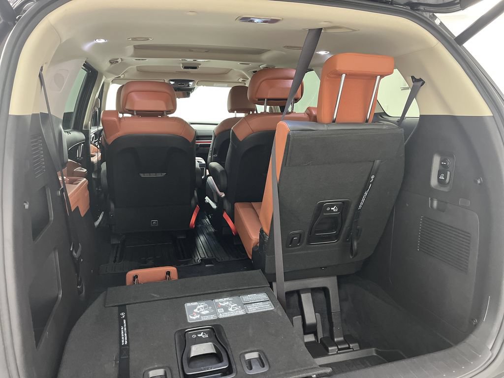 Used 2025 Kia Carnival SX Prestige FWD image 22