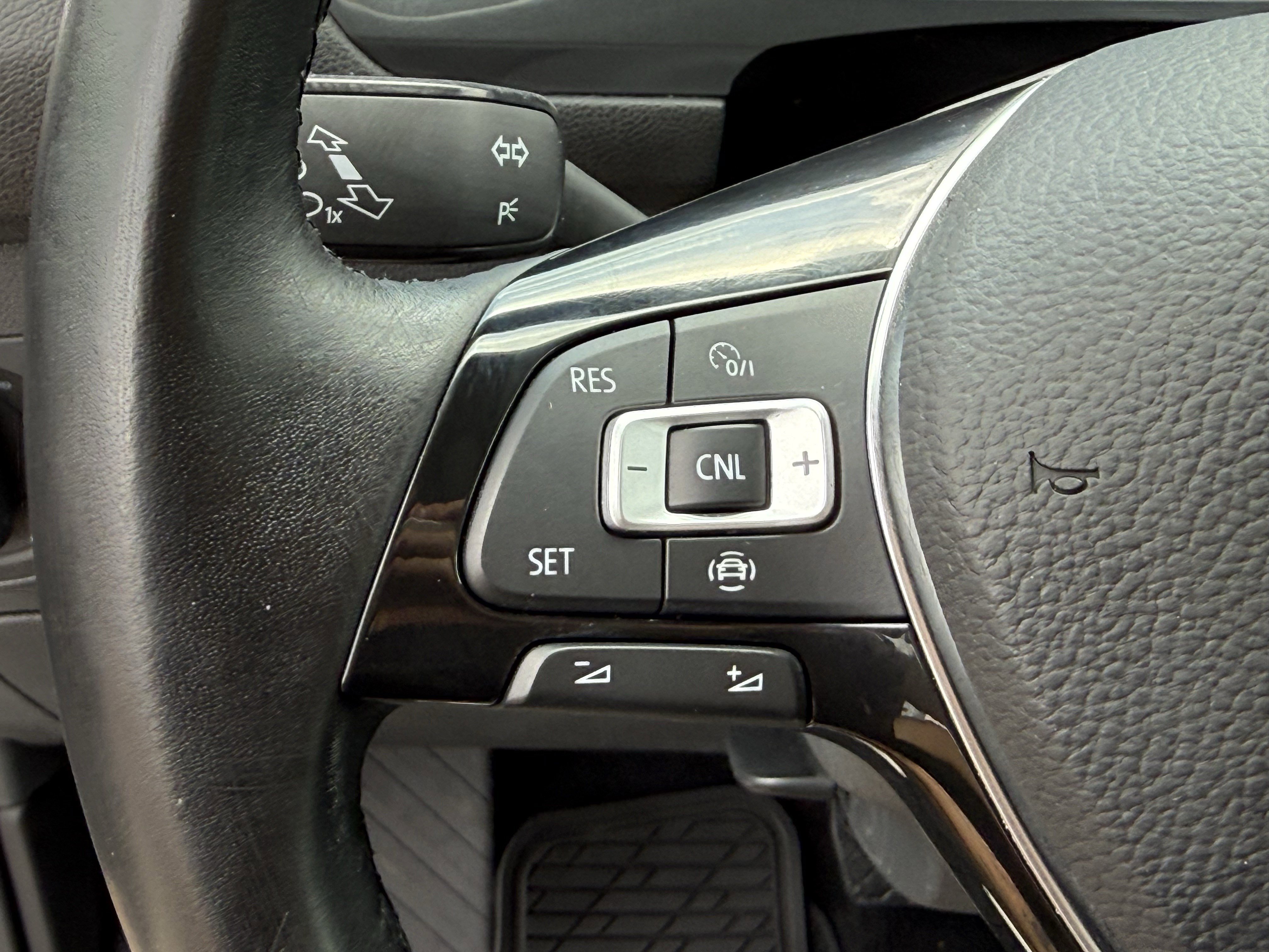 Used 2019 Volkswagen Tiguan SE image 16
