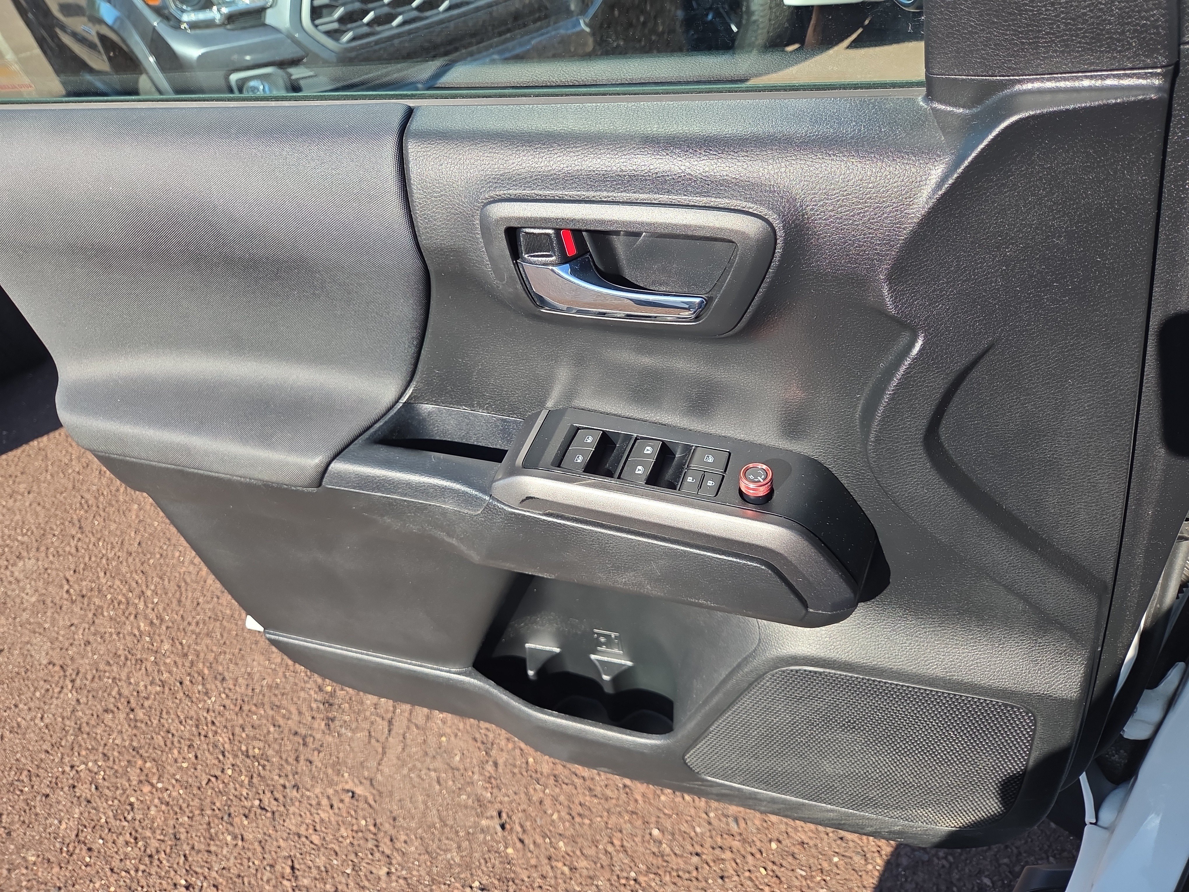 Certified 2019 Toyota Tacoma TRD Sport AWD/4WD image 14