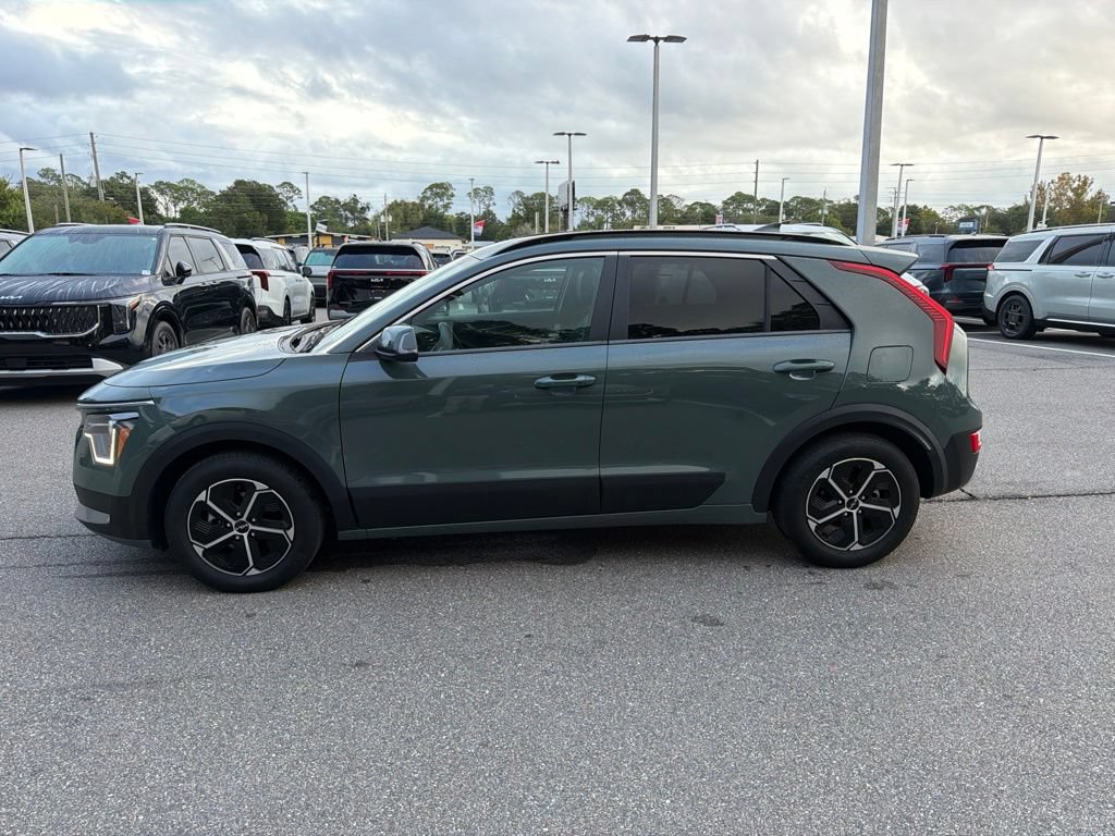 Certified 2025 Kia Niro EX FWD image 8