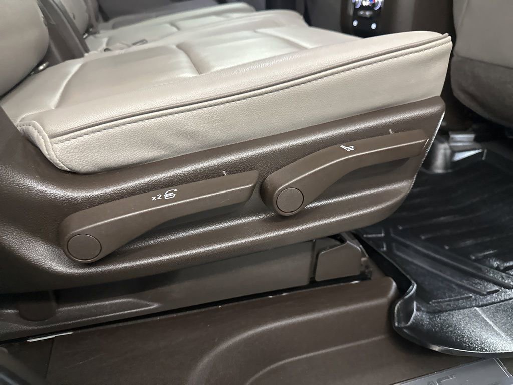 Used 2021 GMC Yukon SLT image 43