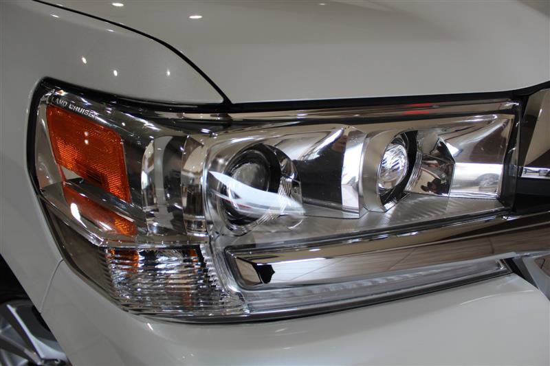 Used 2016 Toyota Land Cruiser AWD/4WD image 10