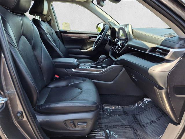Used 2023 Toyota Highlander Limited AWD/4WD image 19