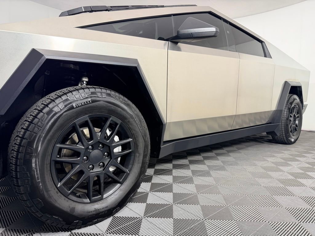 Used 2025 Tesla Cybertruck AWD Crew Cab image 11