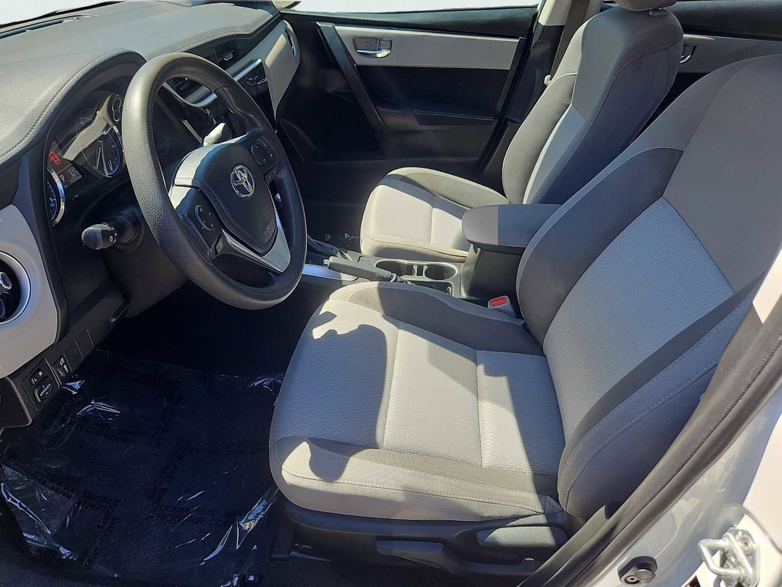 Used 2018 Toyota Corolla LE FWD image 25