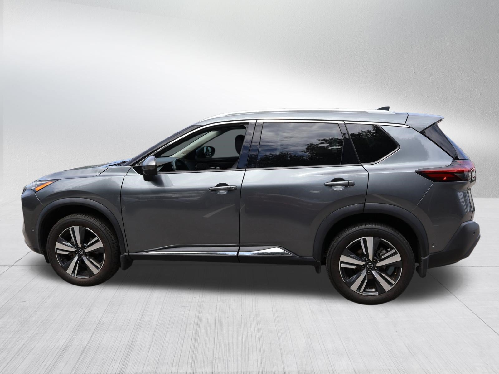 Used 2023 Nissan Rogue SL w/ SL Premium Package FWD image 4