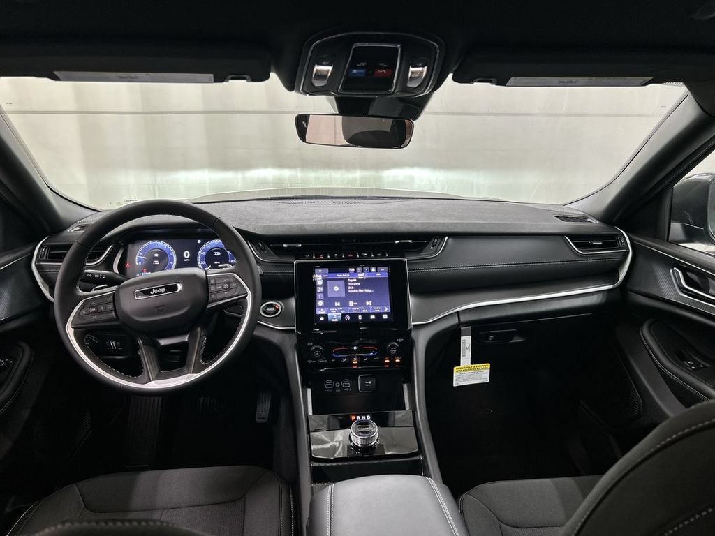 New 2026 Jeep Grand Cherokee Laredo AWD/4WD image 17