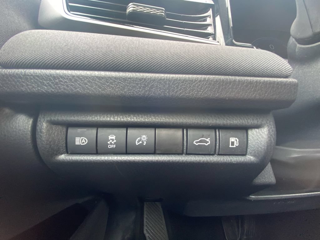 Used 2025 Toyota Camry LE FWD image 18