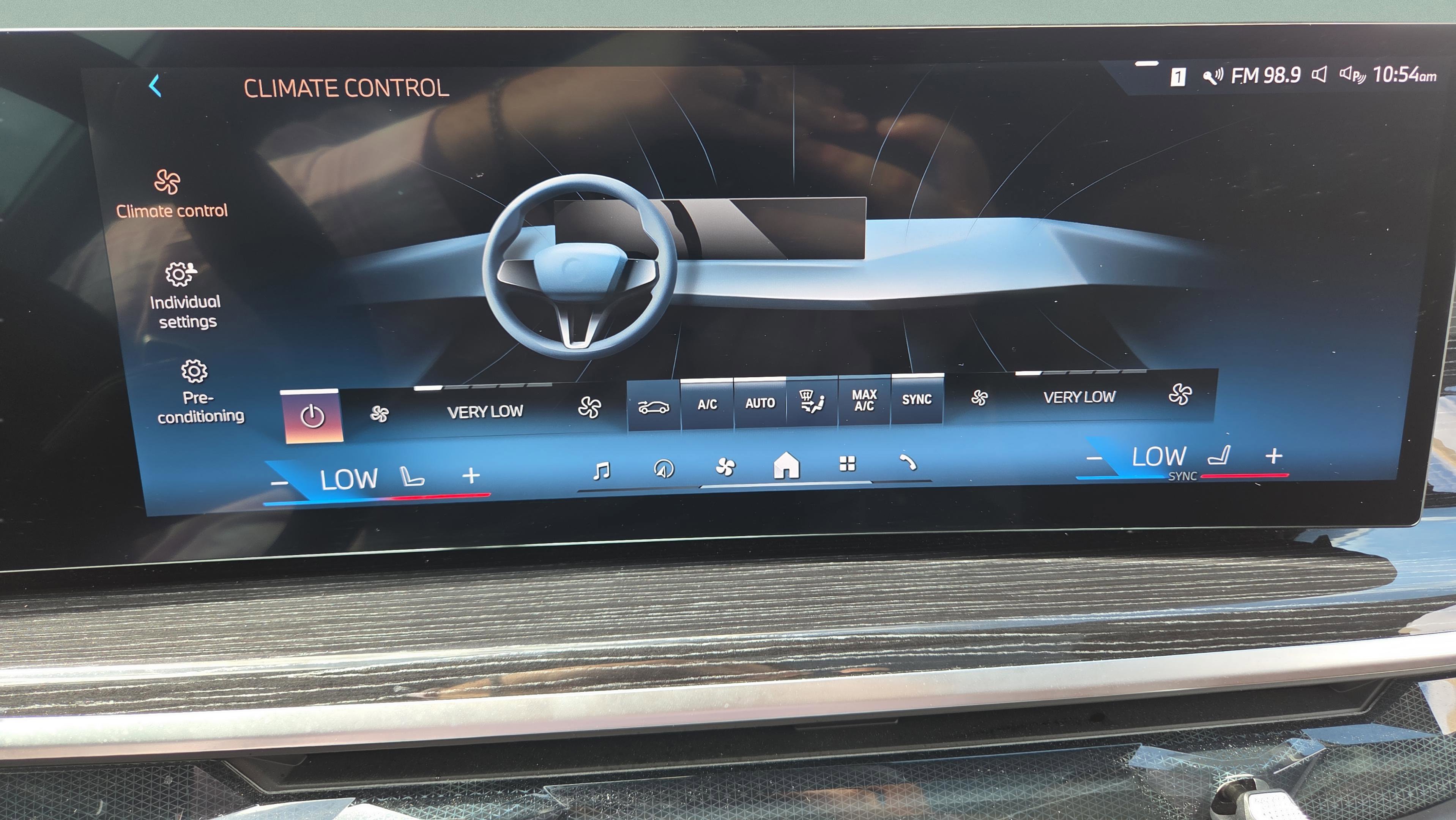 Certified 2025 BMW X5 sDrive40i w/ Executive Package image 37