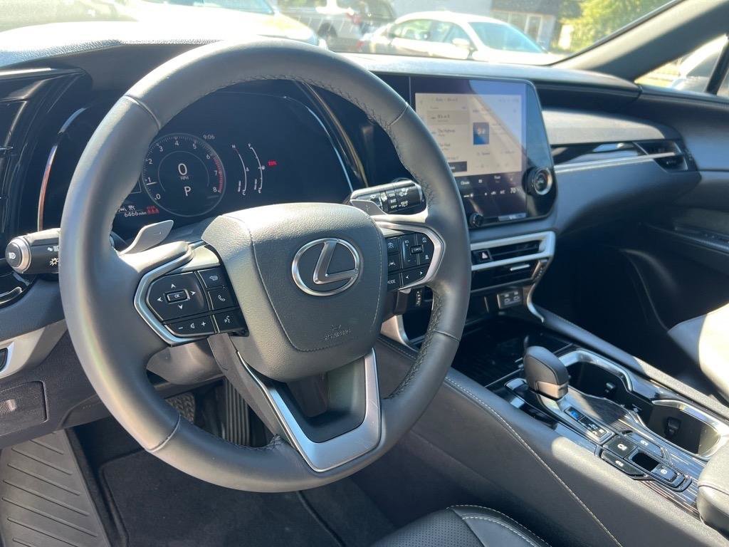 Used 2024 Lexus RX 350 FWD w/ Technology Package image 13