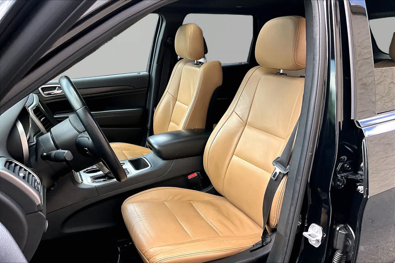 Used 2018 Jeep Grand Cherokee Altitude RWD image 8