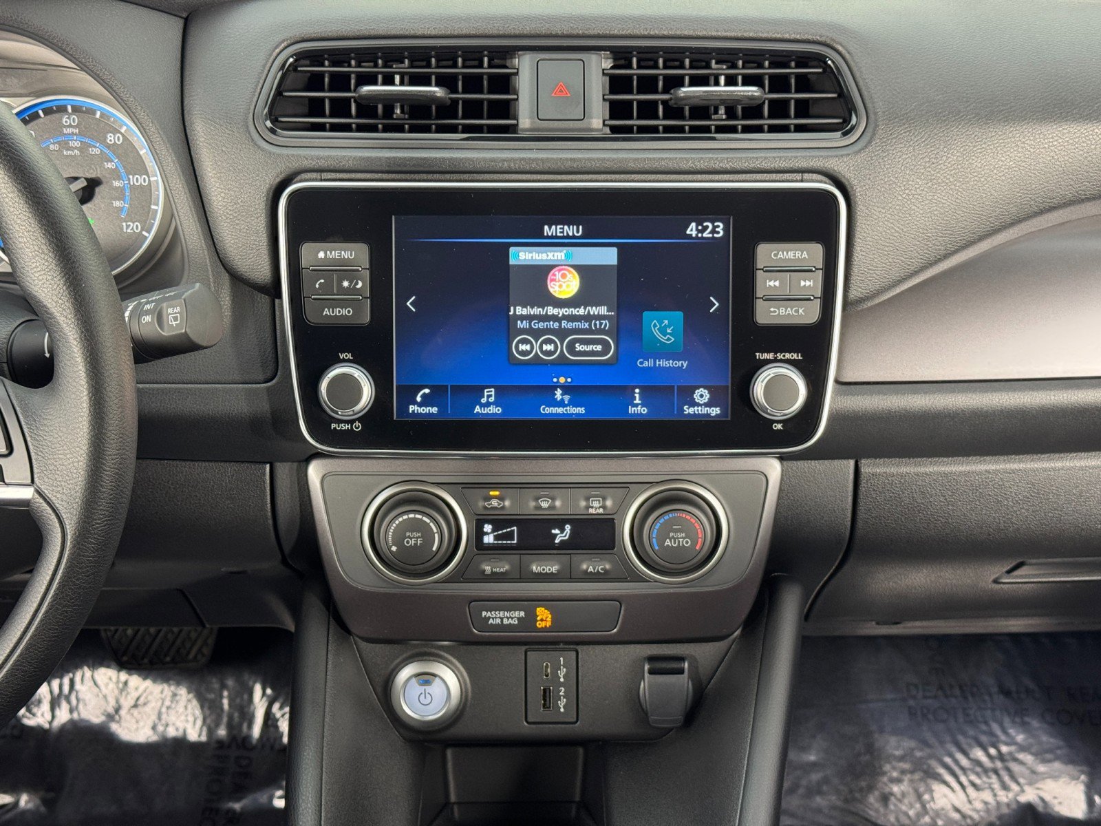 Used 2025 Nissan Leaf S image 20