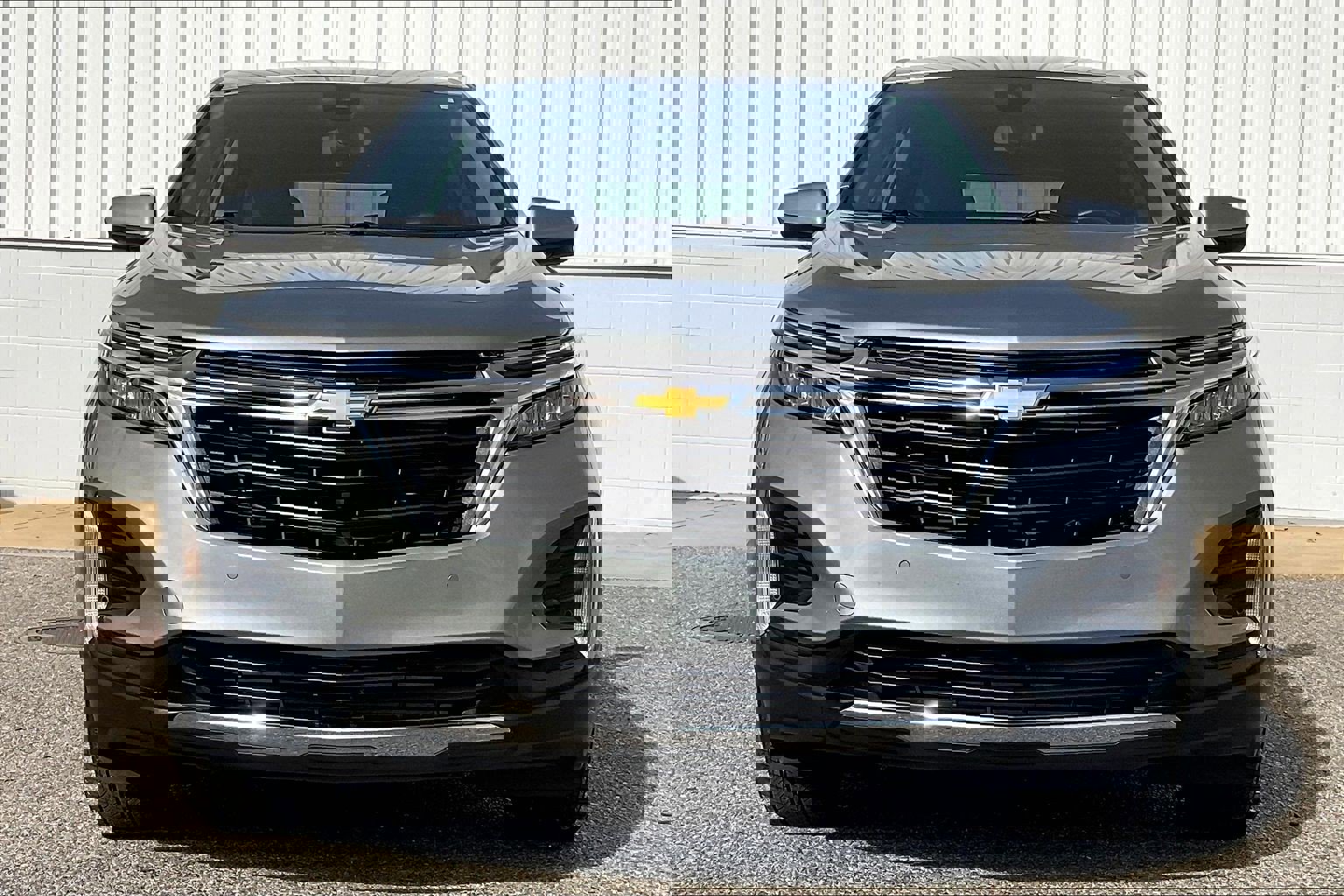 Used 2023 Chevrolet Equinox LT w/ Driver Convenience Package image 3