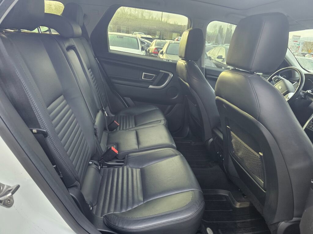 Used 2016 Land Rover Discovery Sport HSE Luxury AWD/4WD image 12