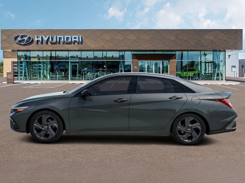 New 2026 Hyundai Elantra SEL Sport FWD image 3