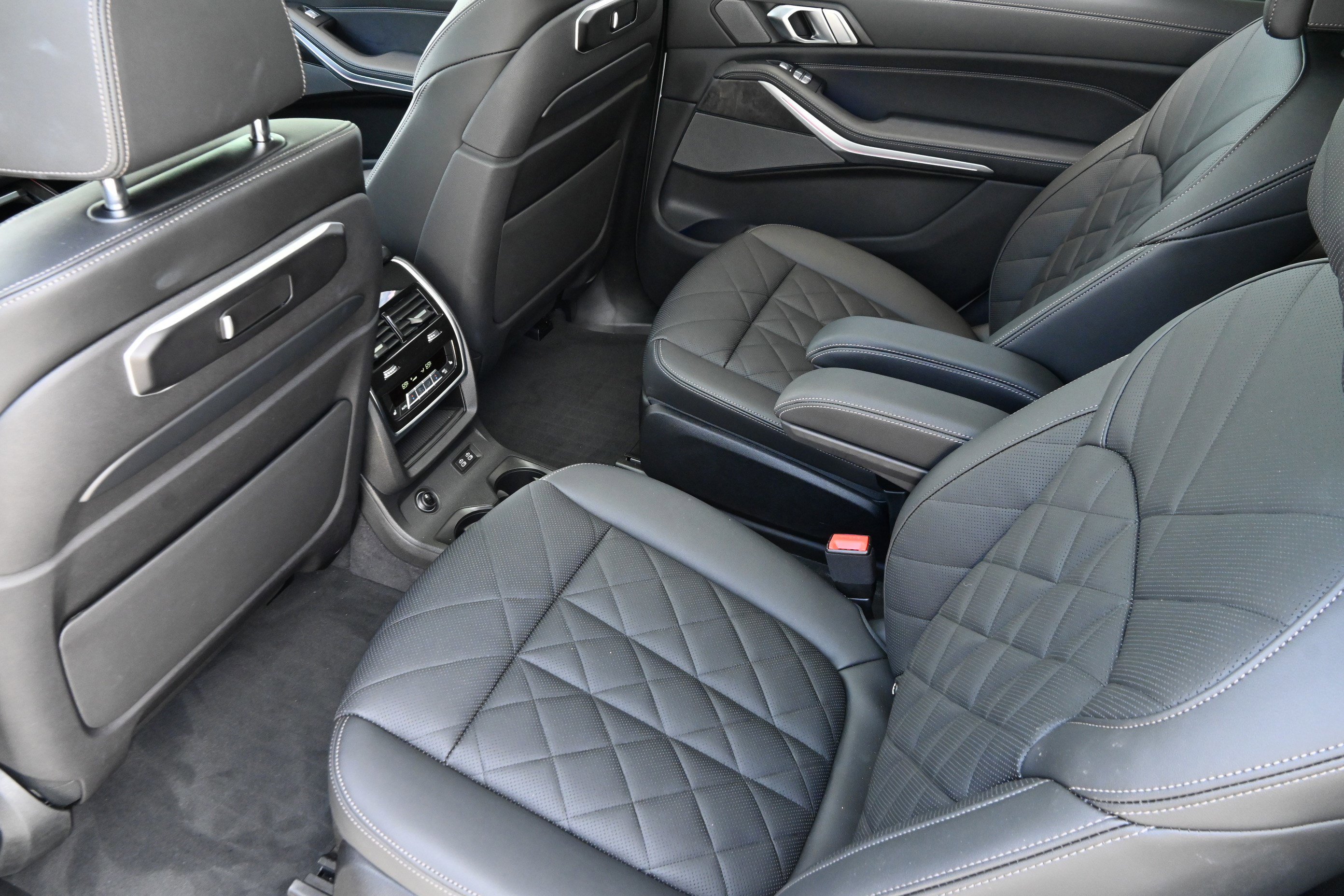 Certified 2024 BMW X7 xDrive40i image 12
