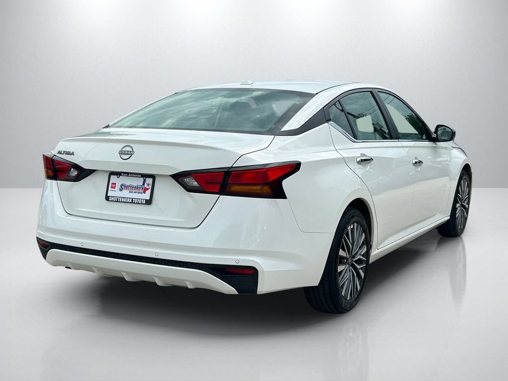 Used 2025 Nissan Altima 2.5 SV FWD image 5