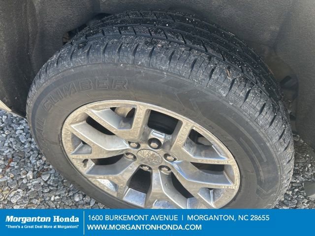 Used 2015 GMC Yukon XL SLT image 9