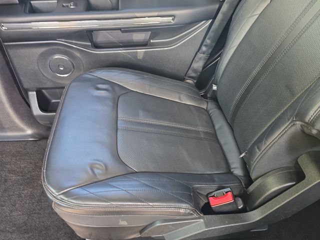 Used 2018 Ford Expedition Platinum image 13
