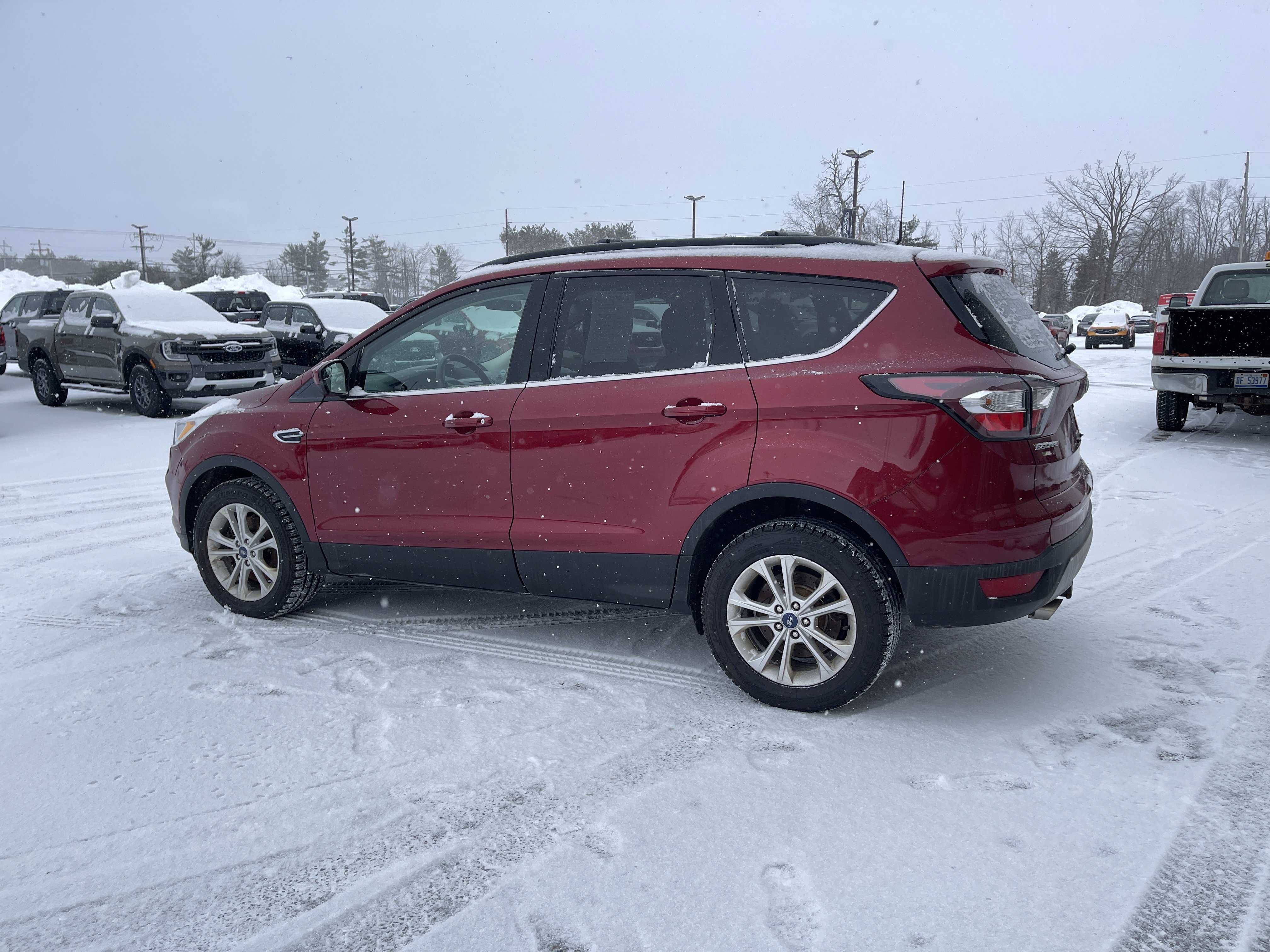 Used 2018 Ford Escape SE image 6
