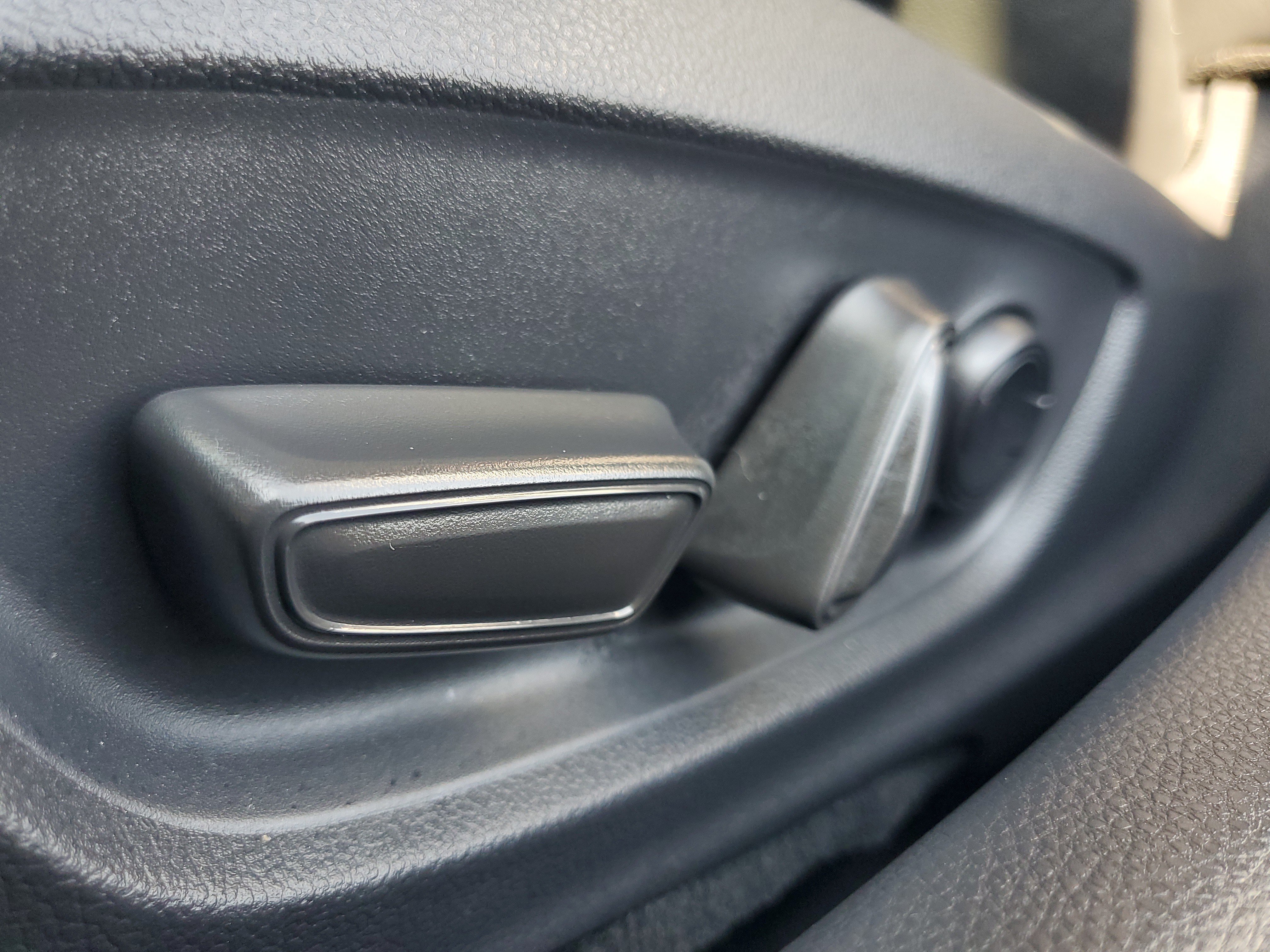 Certified 2024 Toyota Prius Prime FWD image 18