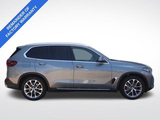 Used 2025 BMW X5 xDrive40i w/ Climate Comfort Package image 4